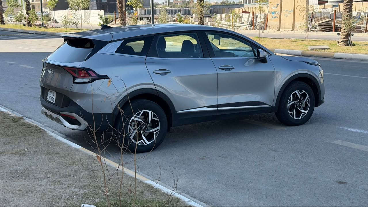 كيا سبورتج 2023 السعر 168 ورقه قفل 
وارد امريكي بانزين حادث جاملغ وبنيد فقط يعني قطعتين صبغ بدون دواخل ماشيه ٣٣ الف سياره جدا نضيفه رقم بغداد تحويل مباشر مكاني بغداد العامريه 
*********** بغداد, العراق
