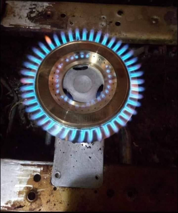 هلاَ واسهلاَ طباخك عطلان وماعندك مجال اتدزه للمصلح لگينالك حل انتَ وگاعد أبيتك اجيك
فرن
عيون
باب 
كلشي يخص الطباخ يمنه 
مـ؏ التنضيف وترتيب  

بس أتصل ؏ رقم 
***********
ابو يوسف يوجد واتساب 
موجود واتساب هم
او مراسلة الصفحة
