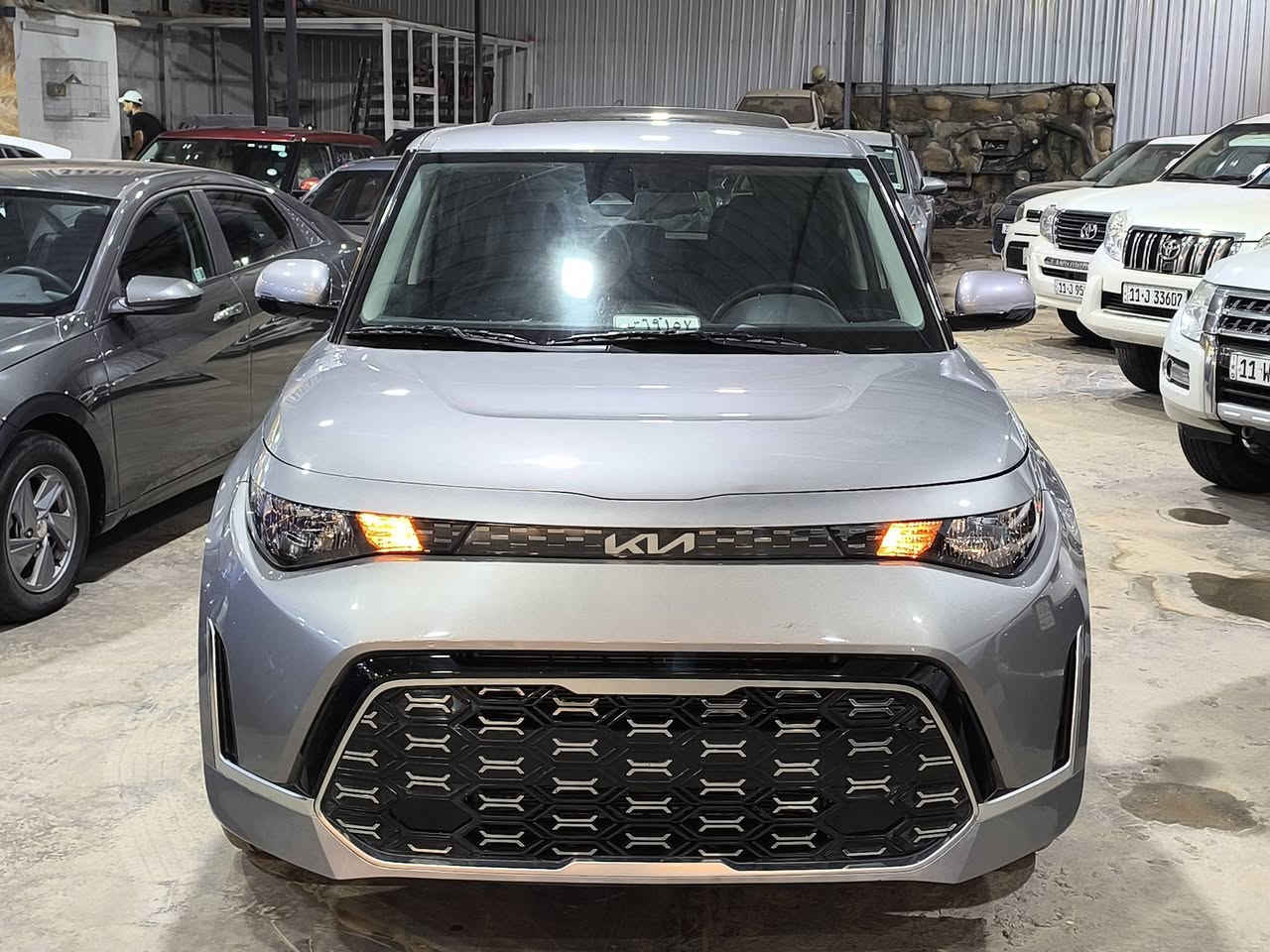 للبيع 2025 KIA SOUL GT LI  
وارد امريكي
مواصفات فول GT 
محرك 2.0 دوش
فتحة سقف 
بصمة دخول ذكي تشغيل عن بعد 
رادار تحديد مسار مثبت سرعه 
شاشة تدعم اندرويد أوت أبل كار بلي 
شاشة عدادات متغير
تبريد مناخ منفصل 
باقي المواصفات موضحة بالصور 
الضرر . دعامية فقط 
صور الحادث مرفقة بالمنشور 
السعر 💰 (( 15700 )) $$
للاستفسار الاتصال 
***********
***********

