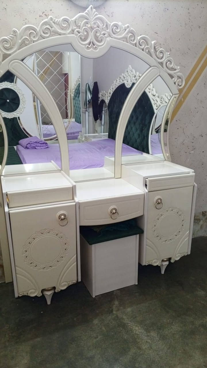 غرفة نوم تركي ملكي 9قطع
***********
