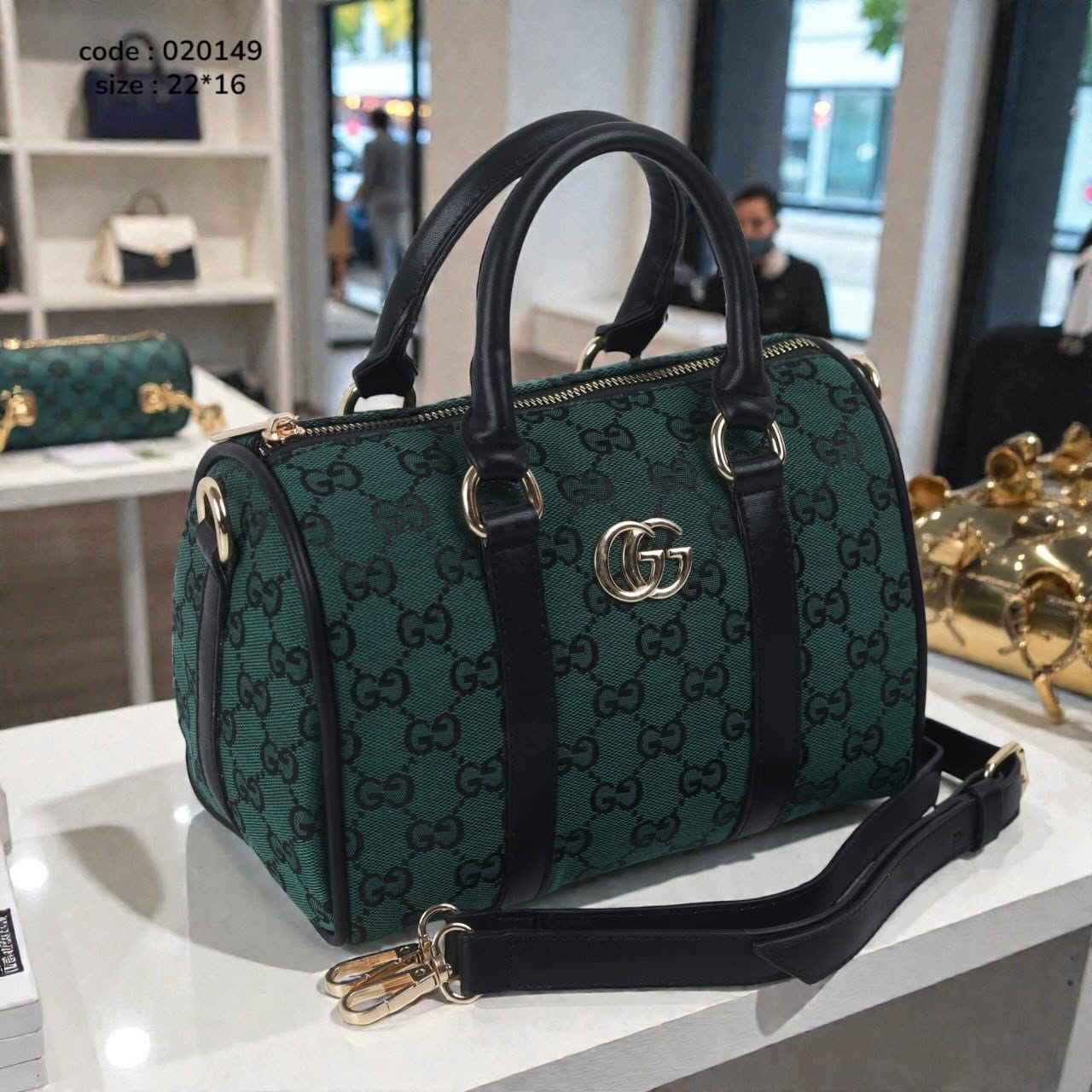 Gucci
Size : 22*16
🩶🤎🤍🩵🖤🔥


**إذا كنت صاحب هذا الإعلان وتريد حذفه لأي سبب، رجاءا أرسل رسالة إلى الدعم الفني**