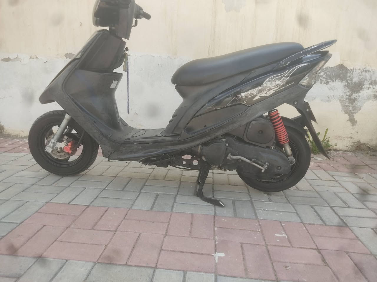 سلام عليكم دراجه ماكس عدله للبيع بوشه 49 دراجه نقصه بس باتري شغاله من أول هندر سعره 650 ا.  وبيه مجال          ي استفسار راسلني على الخاص


**إذا كنت صاحب هذا الإعلان وتريد حذفه لأي سبب، رجاءا أرسل رسالة إلى الدعم الفني**