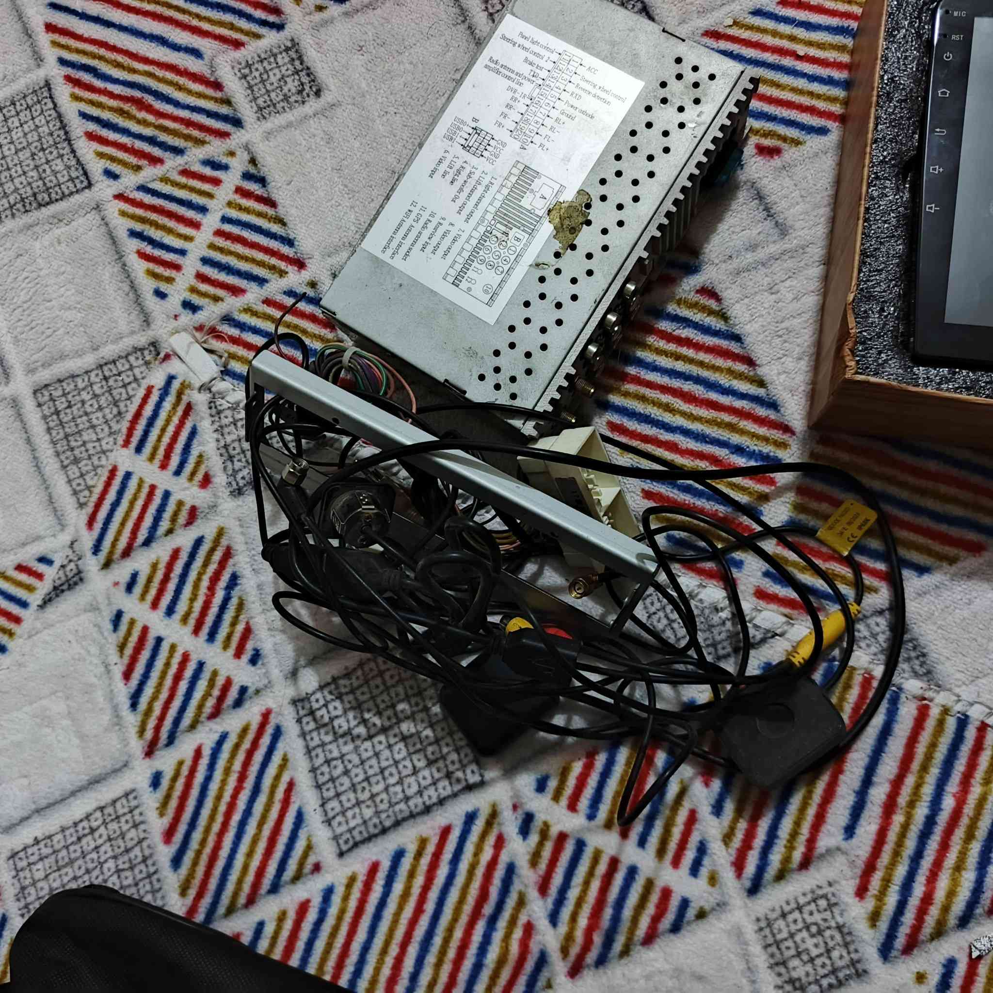 سلام عليكم شاشه للبيع كامله جيب وشد وياها GPS ثنين وكامره شغاله وفيش كامله وع الفحص تفحص يلا تاخذ كامله مكمله سعر ٨٥ وبيه مجال *********** مكاني كربلاء طويريج🤍
