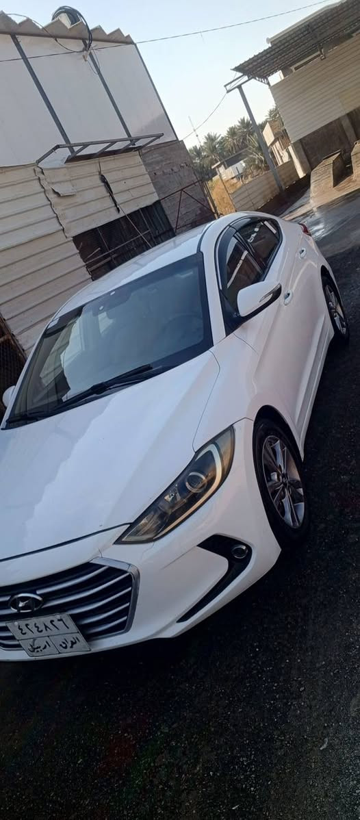 النترا ٢٠١٨ خليجي
مكفوله من الصبغ والتبديل 
مكينه كير حداديه جديده
بأسم شركه وكاله تحويل 
محرك ٢٠٠٠ دوش 
السعر ١٤٢
للاتصال ***********
مكان سياره حله
