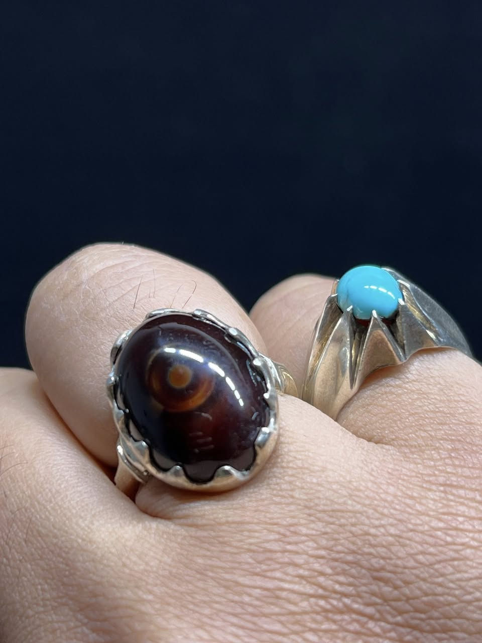 خاتم سليماني احمر
فضة925

الشراي***********

المكان بغداد حي اور 

توصيل ماعندي
