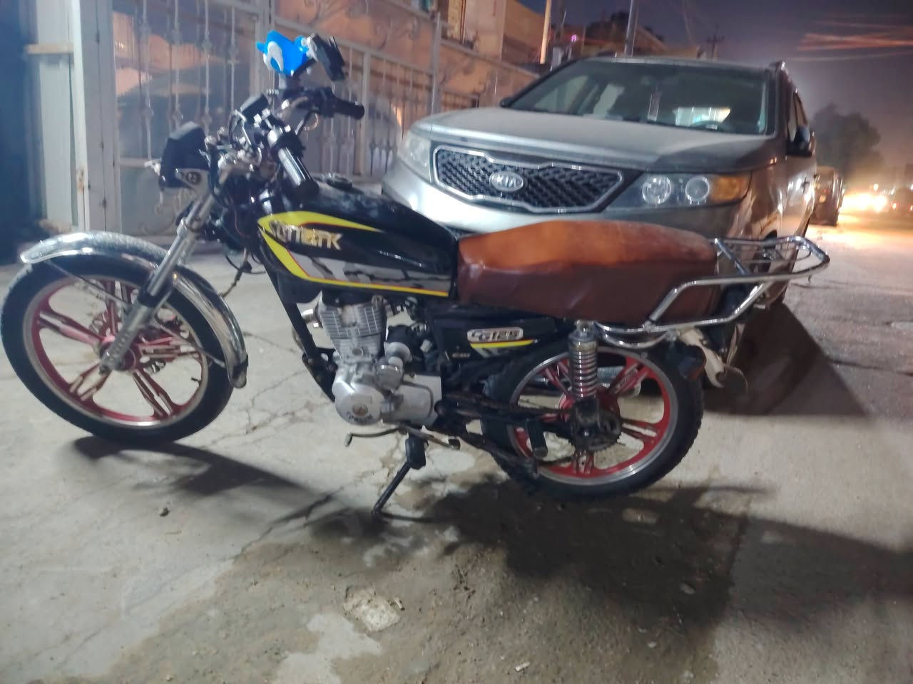 بدون اوراق اكفل سرقه موديل 2022
دراجه كامت ماتنمر بالكير  ومكينتها نكره سلف باتري جديد نقصها دشبول بس وهاي سالفه النمر
كوم حديد 
250 وبيها مجال حك جيه
***********
