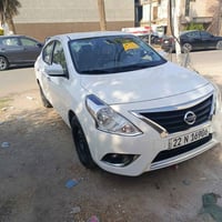 سياره نيسان صني موديل 25ماشيه 25 على وضع الشركه مكفوله شعر 120قفل قفل ...