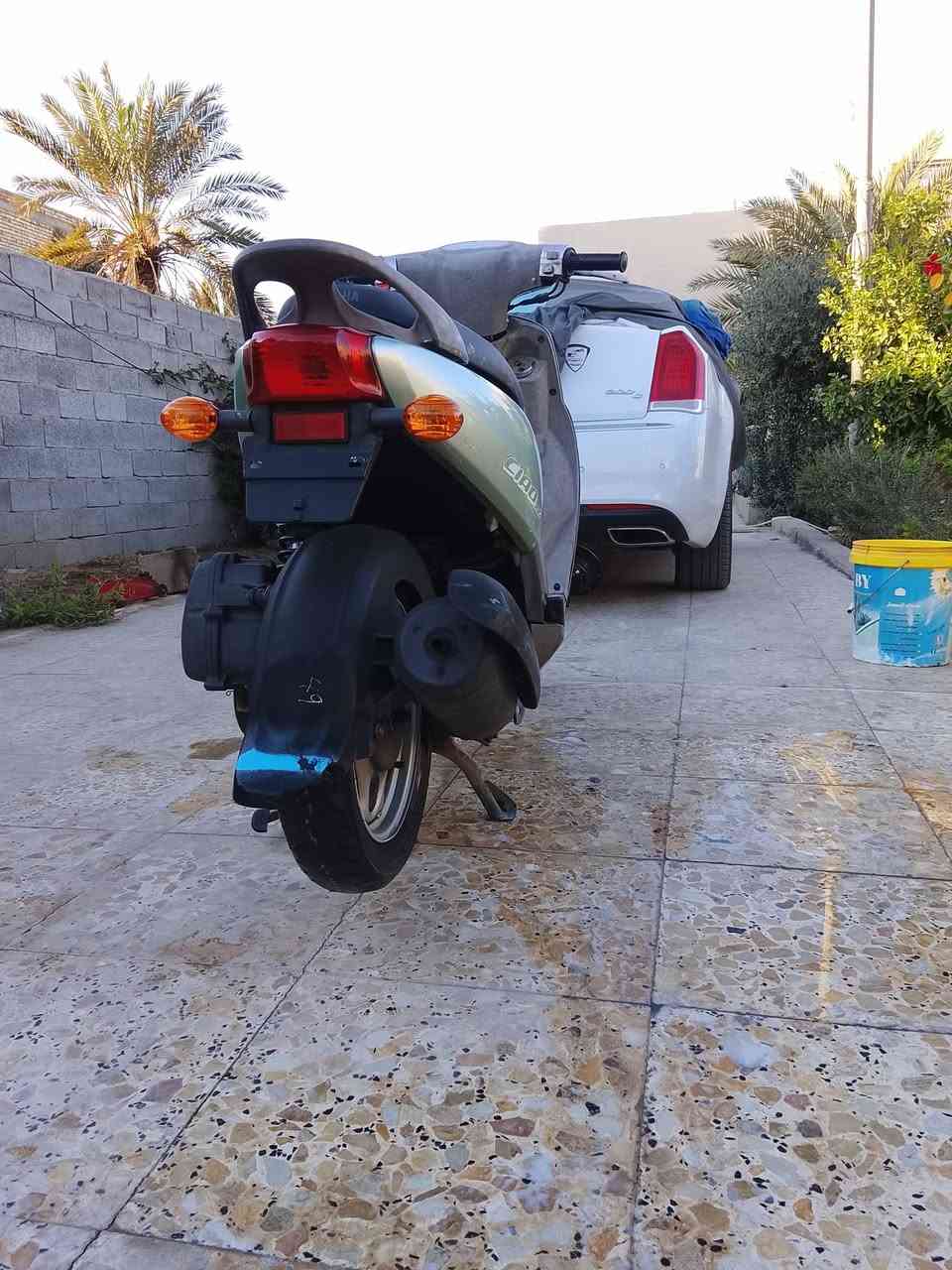 السلام عليكم دراجة فله للبيع مكينة خير من الله معدل يخبل دهن اكسن ومكينه ستوني مبدله والدراجة صار شهرين طالعه من الوكيل على أيدي  ودهن لتره ب20 الشراي يجي واتساب ***********
