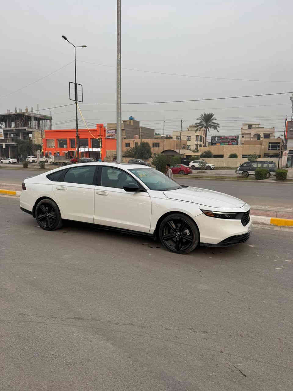 ‎للبيع هوندا اكورد هايبرد موديل 2024
فئه sport فول مواصفات:- مكينه 2000 هايبرد بصمه/بصمه ابواب/فتحه سقف /
رادارات اماميه وخلفيه وجانبيه /كراسي كهرباء /تشغيل عن بعد /شاشه كبيره/كامره دواره/فول تحكم ستيرن/تحديد مسار/اوتو هولد/سايد بريك بصمه/كار بلي وبعد هوايه مواصفات
وارد امريكي بدون صبغ وبدون تبديل فقط بارد فقط 
السعر 207 ورقه ورقه وبي مجال
تحويل ثاني يوم 
مكاني السياره بغداد حي الخضراء 
***********
