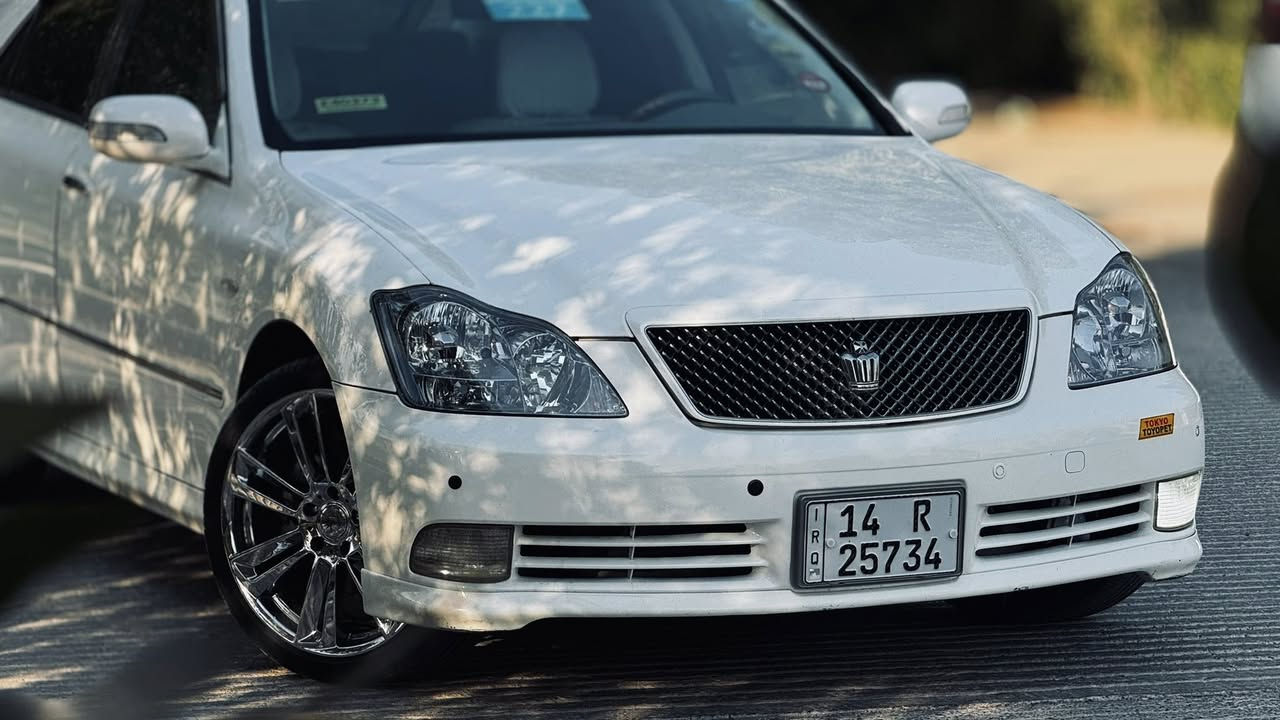 TOYOTA CROWN ROYAL SALON 👑

للبيع تويوتا كراون شاهينه 2005
بصمه رصاصي 

اللون          ابيض صدفي. 😊.

❗️فقط للذواقه الي يدورون ZERO  واصولي.

رقم بصره قرار48 شرط المداور ثاني يوم 

سنويه نافذه لغاية 2027 بسمي السنويه امداور ثاني يوم 
السياره صاعده هزه استون   تحوير نجف بل كامل    

                               (كص قماره. كص قماره. )

والأصوليات💯.

المواصفات 👇.

3دكم اصل اصل مو شد.

فتحة سقف سلايت.

مكينتها V6 الحجم 3000 شاصي 80.   

تبريد قطعتين امامي خلفي.

5بصمات+بصمة تشغيل.

تخم ويل رياضي .

كشنات كهرباء.

ستيرن كهرباء.

اشاره مري كهرباء شفط+هيتر♨️.

تحكم ستيرن جهتين.
.

التحكم بنضام القياده SPORT+عادي

شاشه كرستال ترحيب.

لايتات زنون بلاد.

اشاير مري+اشاير جاملغات كلا بلاد.

اشاير لد بالكامل امامي خلفي.

شباج نيكلي

جامات اربعه اوتو.

سستم لايتات زنون بالكامل.

سستم صوت+دمامات فد شي.

سستم نياكل بيبان بالكامل.

كامره خلفيه دوار اصل.

تخم تاير جديد.

حداديه جديده شرط سفنجه.

كروز تثبيت سرعه.

تحكمات خلفيه كلا شغال.

ABS شغال.

GPS خرائط ملاحه.

TRC مانع انزلاق.

غراض مال جنطه كامله.

والسياره ماعيزه برغي كامله على اخر حبايه.

والسياره بالواقع اجمل من الصور بهواي📷.

العنوان🏡ألنجف الأشرف.

السعر💵.133.   وبيها مجال قليل جداً 

للأستفسار 📞📲 قابل للتفاوض رجاءً اقره المنشور بالكامل يالا تتصل.

***********    وبخدمتكم 

رجاءً اذا ماعجبك السعر او مو شراي اعگب المنشور او تعلق تعليق حلو يدل على اخلاقك الراقيه وكلشي أكو بالسوگ.
