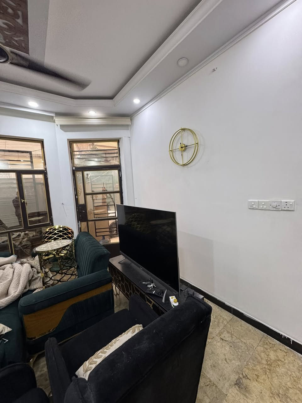 كرسته عمل
صباغ 
متواجد فيس مكاني البنوك 
هاذا رقمي ***********
