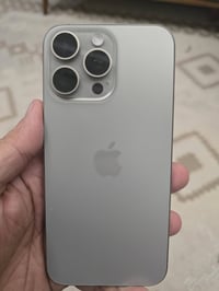 للبيع ١٥ بروماكس ٢٥٦ نضيف جدا بطاريته ٨٨ .بغداد السيديه ٠٧٧٠٢٦٥٣٠٠٣