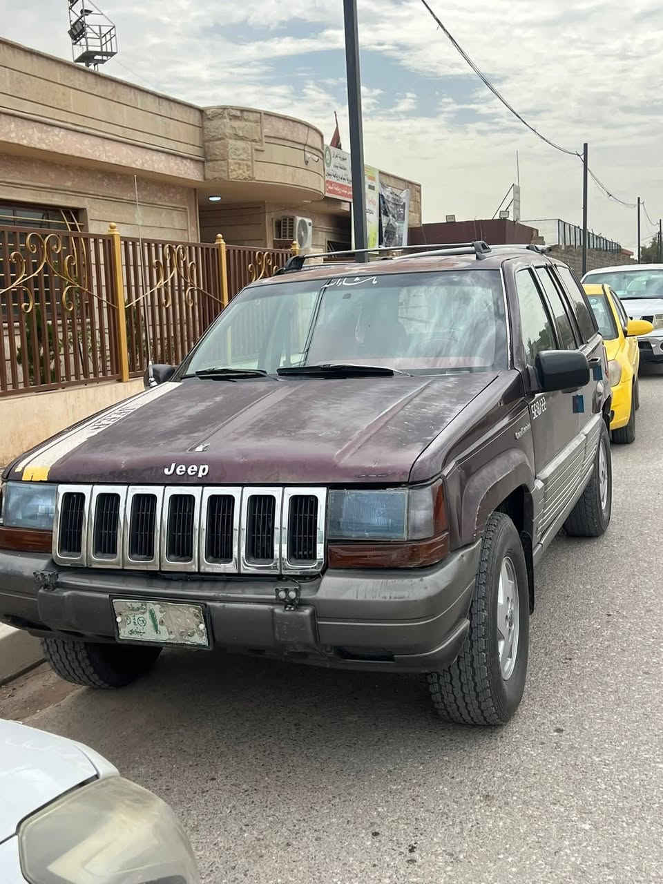 السلام عليكم للبيع او مراوس
جيب شيروكي موديل 93 
سياره حلره محرك بلادي لا صرف ولا نفخ
كير نمره وحده فقط يجي
سياره بدون صبغ
رقم نينوئ شرط التخويل فقط بدون وكاله
سنويه واجها
كشنات كهرب جامات كلو شغال كهربائياتها
مكاني موصل
سعر السياره 35 ورقة
***********
