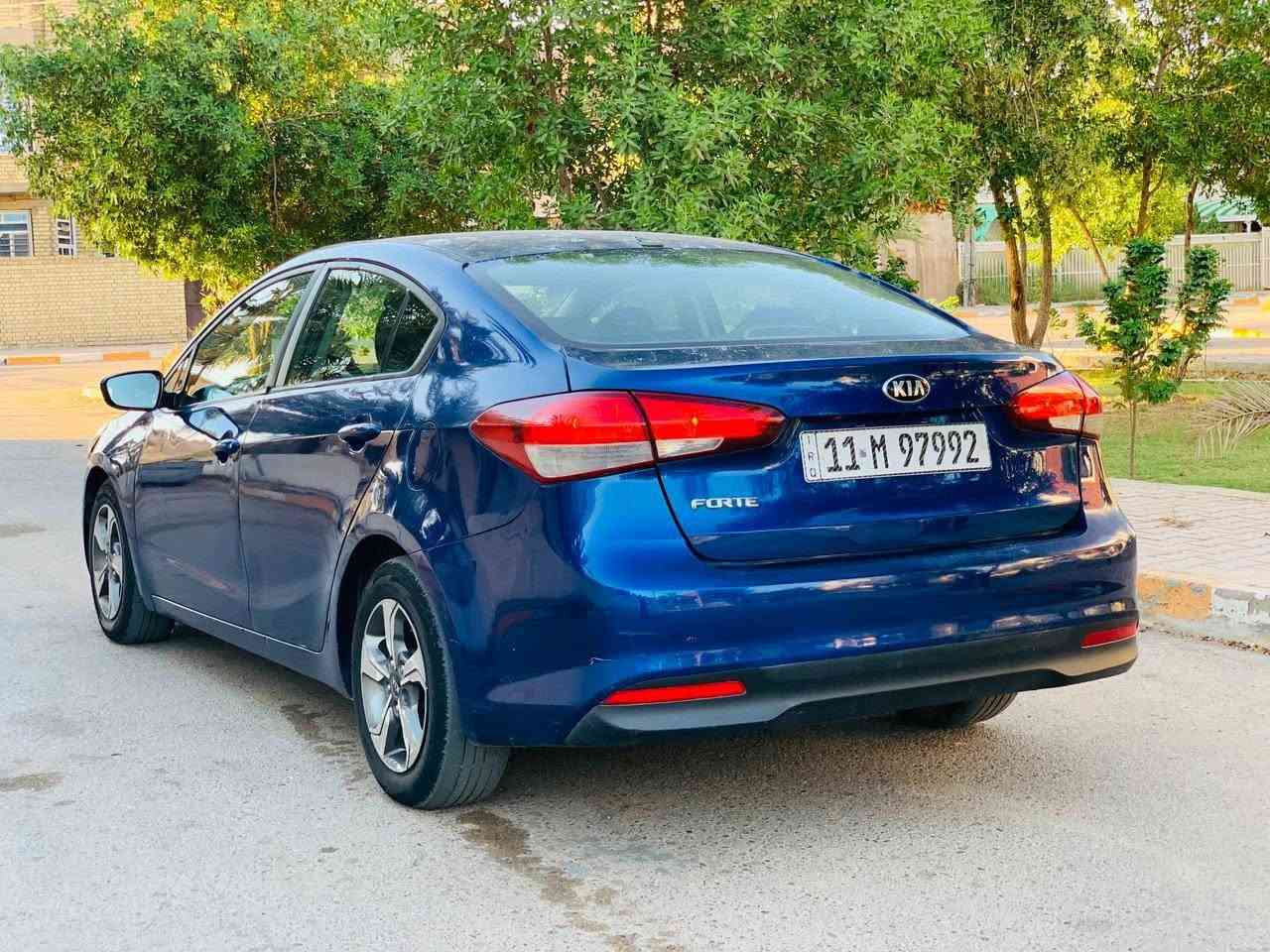 السلام عليكم
للبيع كيا فورتي 2018 
رقم بغداد بسمي 
مواصفات عاديه 
شاشه + كامره 
فول تحكم ستيرن
لاين زينون 
محرك ٢٠٠٠ دوش 
كير AT
حادث جانبي بابين و جاملغ بدون اي دواخل ايرباك برده فقط 
السعر ١٠٣ وبيه مجال 
لاستفسار ***********
