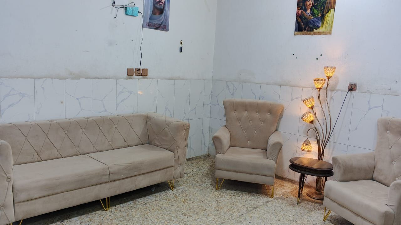 تخم 10 مقاعد نظيف 
سعره 285 وبي مجال لبياع 
يوجد توصيل بكروه ب واتساب
***********
