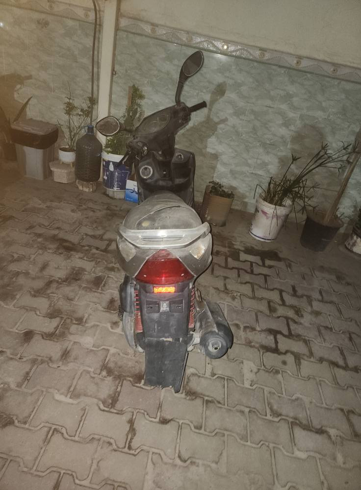 دراجه ثعلب متروكه مرقمه ب١ و٧٠٠ 
شغاله امانه الله رقم وسنوية باسمي لوحات انكليزي 
*********** متواجد واتساب
