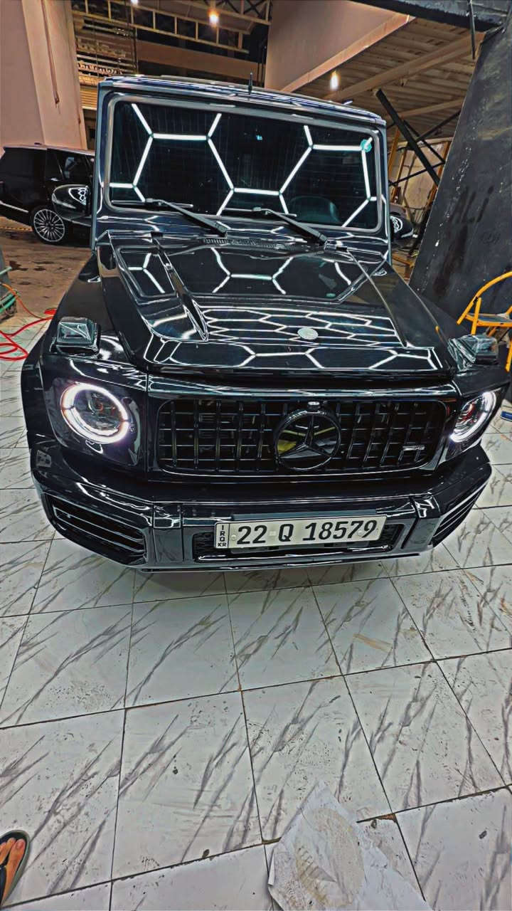 سلام عليكم 
للبيع او مراوس جي كلاس 63 AMG اصل 2015 وكالة BCM خليجية السياره مال وكالة اربيل كفاله عامه ماشيه 140 كيلو محدثه شكل جديد جاملغات ولنيد ودعاميات وغراضها البلاديه موجودات بدون صبغ ولا بارد يعني ابيع كفاله داخل احمر بلادي مكينه وكير شرط فول مواصفات رقم اربيل تحويل ثاني يوم وعليها باج تضليل سنوي من اربيل 80‎%‎ السعر 540 مكان السياره زيونة 
*********** بغداد, العراق
