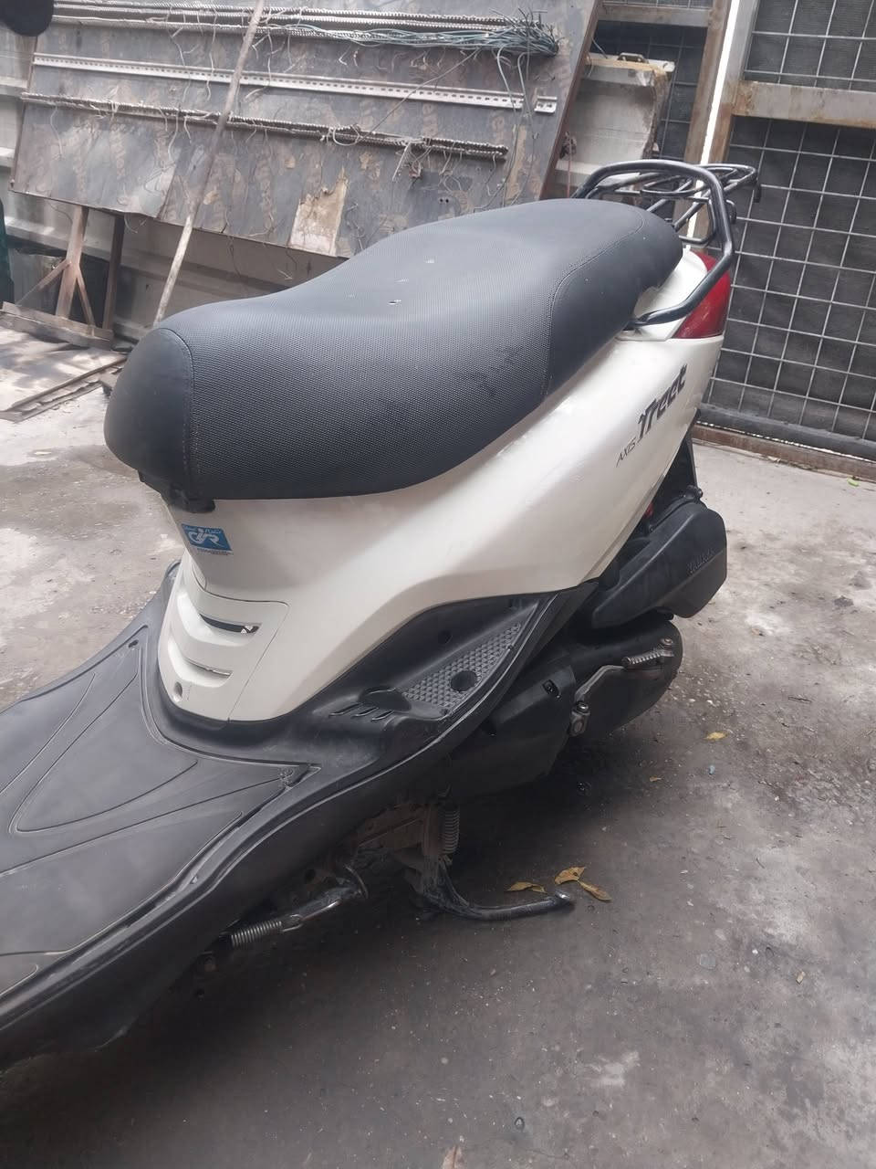 سلام عليكم اخوان للبيع اكزز ياباني دراجه مكفوله كفاله جيب فيتر وتعال دراجه كلش حلو سعر مليون و٥٠ الف مكاني بغداد الشعله هاتف ***********
