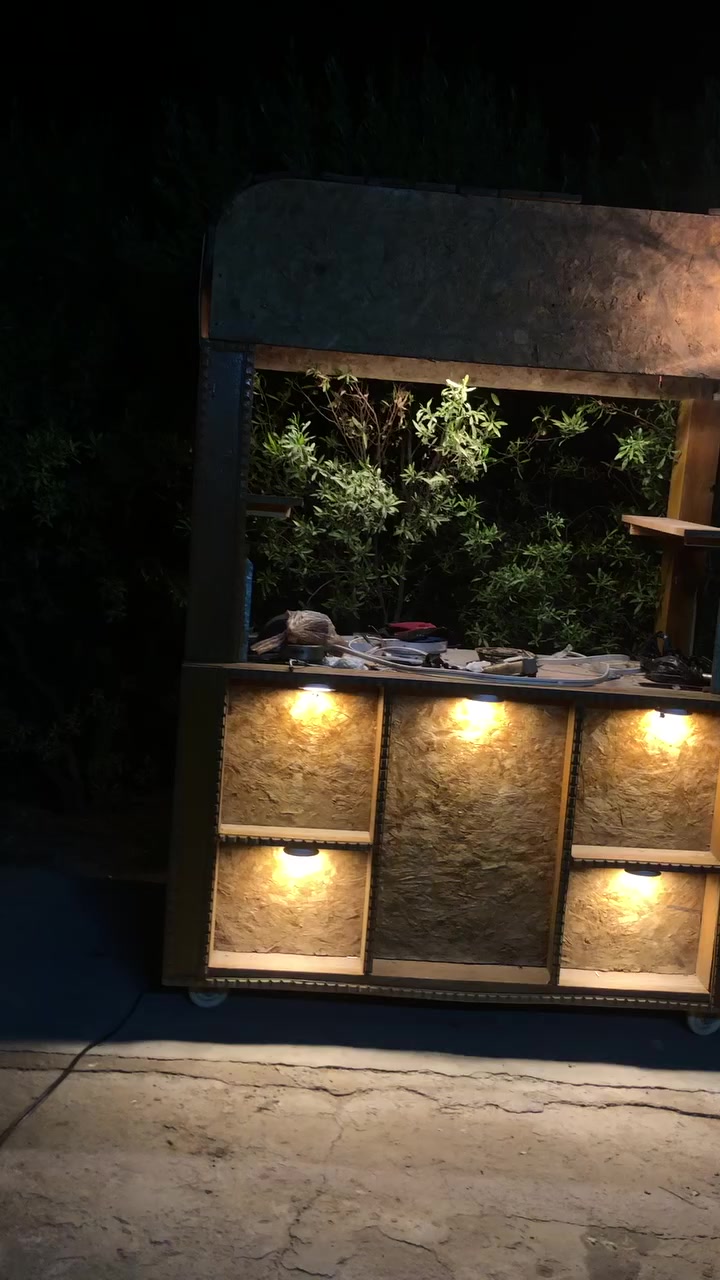 عربانه خشب للبيع كهربائيات كامله مع جام مع گلوب الطوبه  اليمنه موجود بدون اي خلل عنواني بغداد للبيع ‭0787 693 3405‬ خاص مفتوح للاستفسار اكثر
