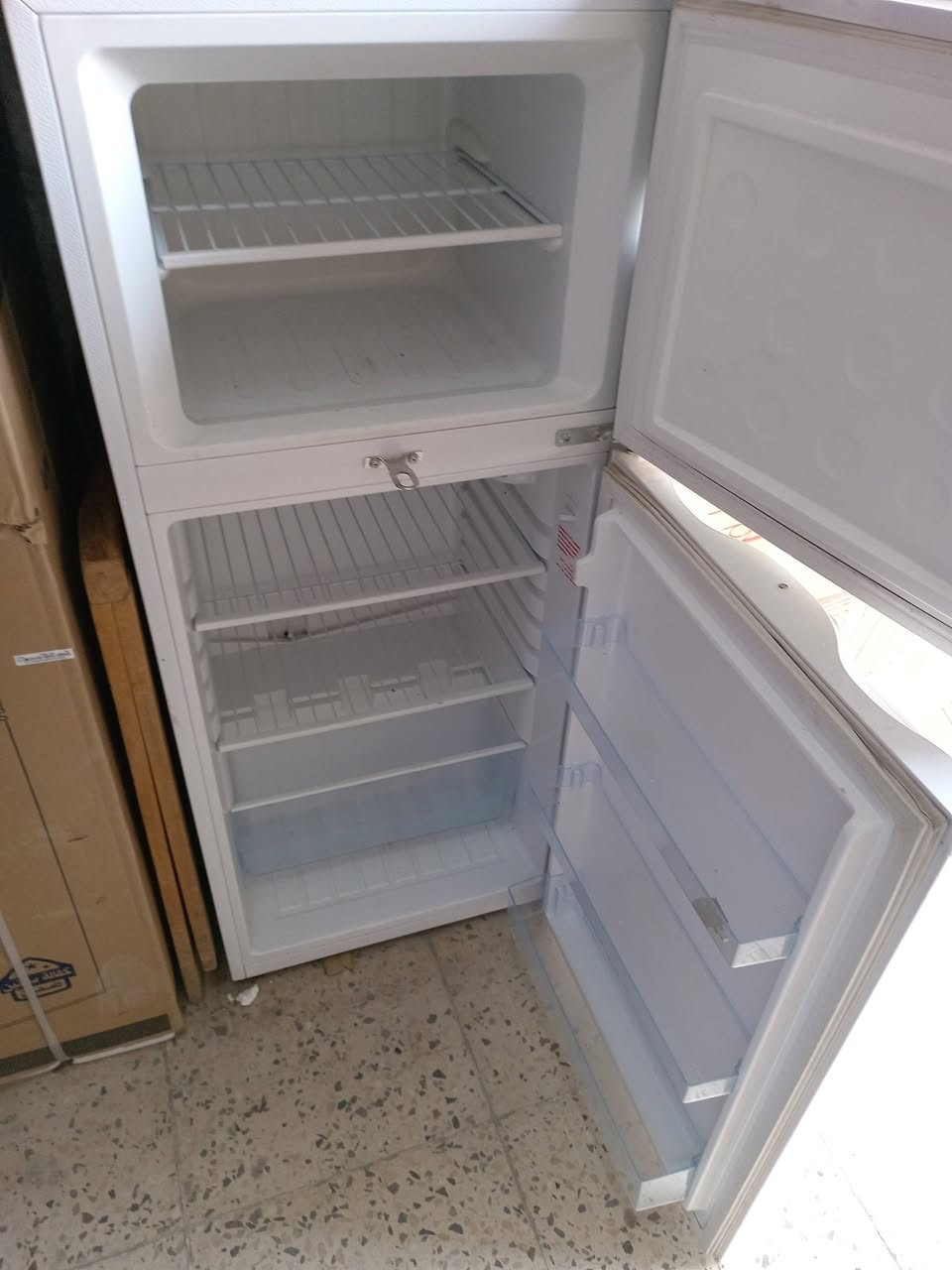 ثلاجه حجم ٩ قدم اخت الجديده على وضع الشركه السعر ١٦٥الف بغداد مدينة الصدر توجد خدمة توصيل


**إذا كنت صاحب هذا الإعلان وتريد حذفه لأي سبب، رجاءا أرسل رسالة إلى الدعم الفني**