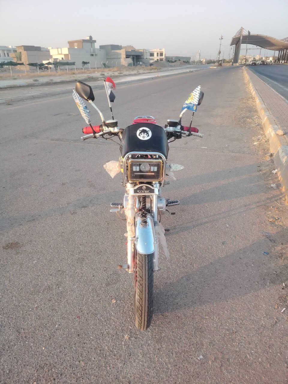 سلام عليكم يوجد مطور موديل 25 محرك 200 شرط من الويل للويل اي عيب ما بيه محرك ما مفتوح كبس بعدو كله شرط نشاط فول ماشاء الله  السعر 775 وبي مجال ***********
