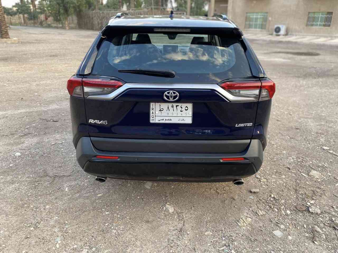يالله
السلام عليكم 
راف فور  Toyota Rav4 Limited 
موديل 2019
فول مواصفات لمتيد :
رادار امامي + جانبي + خلفي
حساسات امامي + خلفي
فتحه سلايد 
كامره بالمرايا الوسطيه
فول تحكم ستيرن + قيادة ذاتيه وتحديد مسار
كشنات تدفئه + تحكم وخزن
صندوق كهربائي + دوسات جانبية 
باقي مواصفات ال Limited معروفه
الحادث كما موضح بالصور 
شاصي ولغد مكفول 
بدون ايرباك 
السعر 190$ ورقه
مكان السيارة بغداد 
للاستفسار ‭0771 033 9911‬
