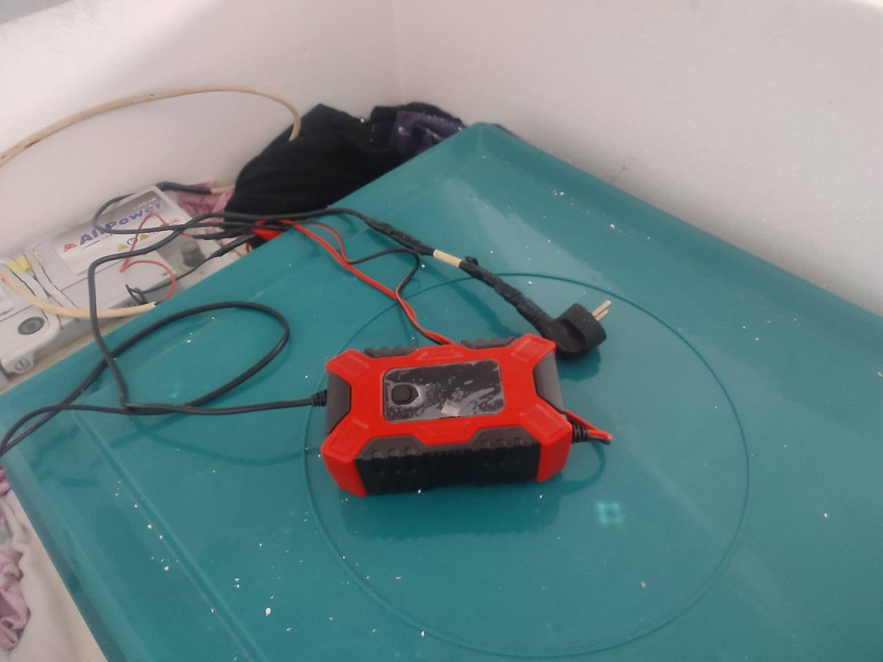 فقاسه جديده استخدام مره واحده فقط
فقاسمه ماخذه 150 تتحمل 130 بيضه

وياه باتري 80 امبير ماخذه 75

وياه شاحنه باتري 25

وياه فلينه شغل حتى تحافض على الحراره ميه بالميه اثناء استخدام الباتري مسويه شغل خمسه سنتيم ضغط 20 ب35 الف 

وياه مقاياسين حراره ورطوبه المكان النجف الشراي يتفضل خاص تاخذه كبل تحط بيه بيض ***********

ابيع كلهن سوه
