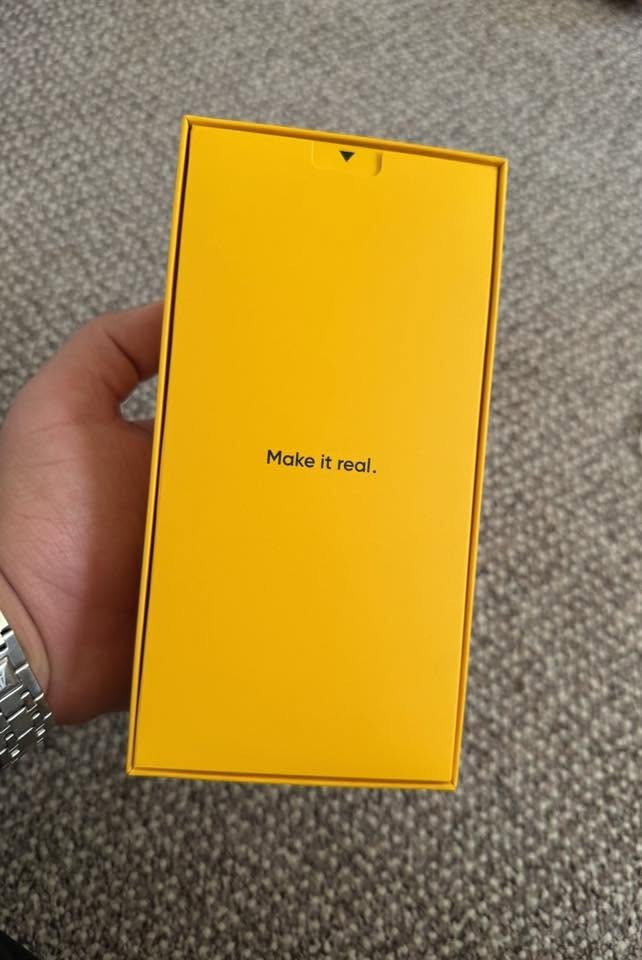 📱 Realme 15 Pro 5G 
 زاکیرەی 512GB
رام 26GB (12GB + 14GB RAM ديناميكي)
 پرۆسیسەر: Snapdragon 7 Gen 4
 الشاشة K Curved AMOLED خیرایی نویبوونەوە  144Hz
 : 7000mAhپاتری
  خیرایی شحن کردنەوە  وات80W SuperVOOC
  کامیرای سەرەکی50+50MP Sony IMX896    AI
 كاميرای سيلفی: 50MP
نزیکەی 3هەفتەیە کراوە بە 600هەزار ئەمن بە 540هەزار دەیفرۆشم زەمانی 12مانگی ماوە


**إذا كنت صاحب هذا الإعلان وتريد حذفه لأي سبب، رجاءا أرسل رسالة إلى الدعم الفني**