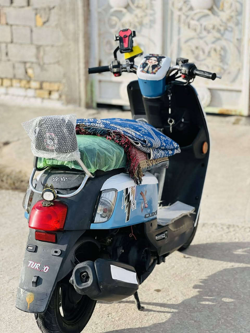 السلام عليكم بوليسي 2013 للبيع المكان كربلاء طوريج السعر مليون وبيه مجال قليل الاتصأل بألرقم ***********
