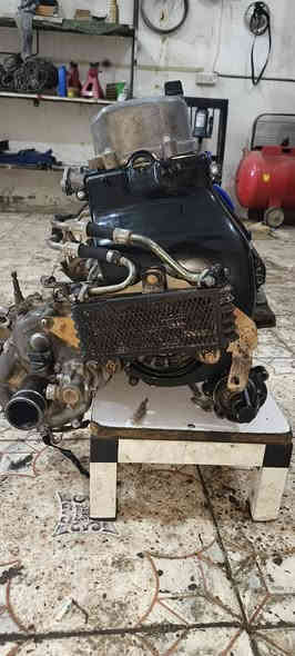 السلام عليكم
محرك موديل ٢٠  للبيع محرك خير من الله 
لاتنقيص لاصوت لابخار شرط الشغل 
العنوان واسط السعر ٦٠٠ وبي مجال
رقم الهاتف ***********
