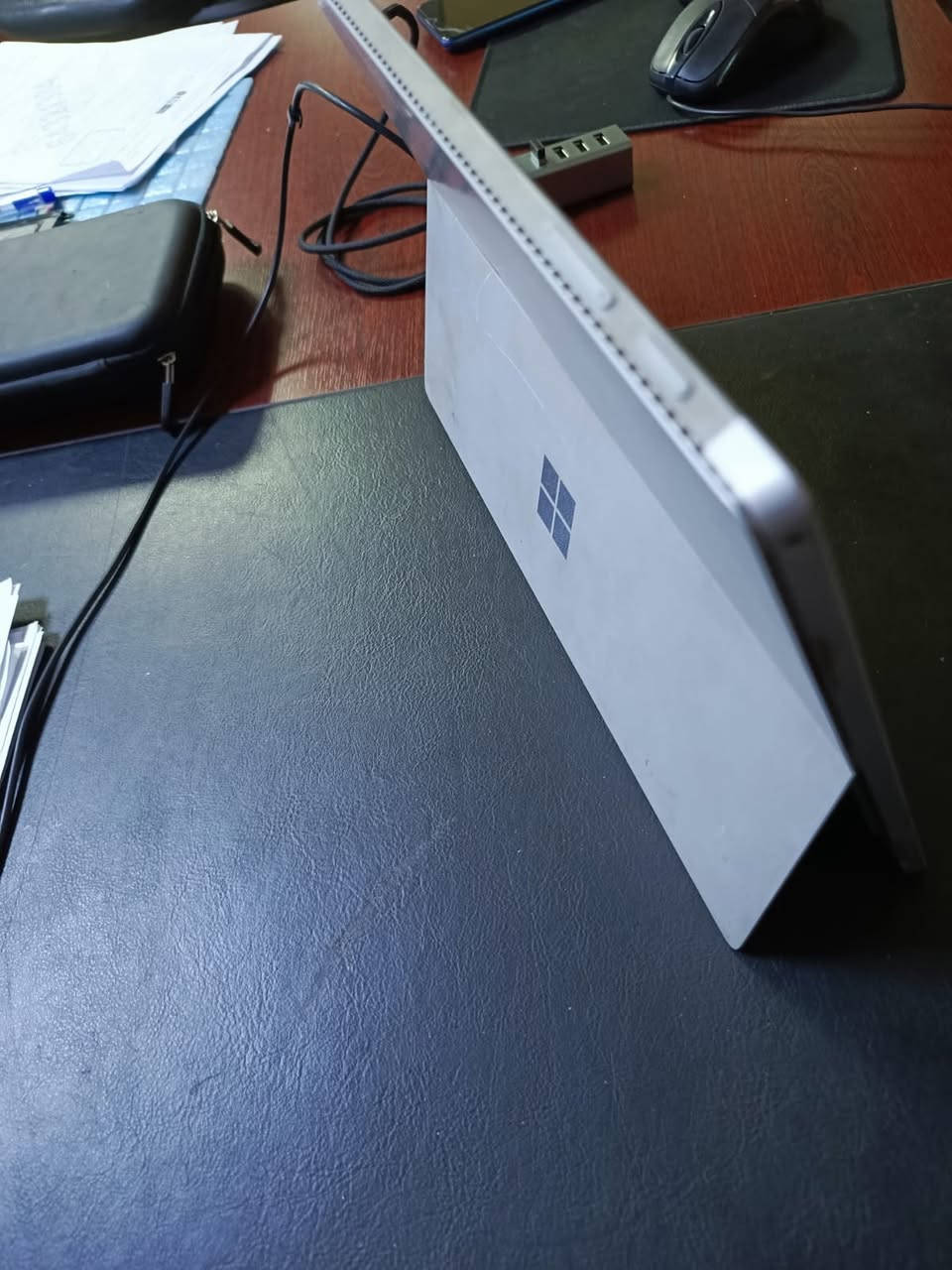 السلام عليكم إخوان تاب مايكروسوفت برو Microsoft pro 4المواصفات
Intel(R) Core(TM) i7-6650 CPU جيل السادس السريع جدا
- مع كارت الشاشة انتل  نوع iris graphic family INTEL 540  HD
-     شاشة 12.5(2736X1824)2K HD Display with LED
سامسونك- الهارد SSD M2 512 GB
وممكن اضافة رام خزن خارجي لغاية GB1000
- الرام 16جيجا DDR4
الجهاز جاي من امريكا - CAM -BT -HDMI ....الخ
الباتري نص عمر
بدون شاحن
برامج واوفيس   - ويندوز 10 64BIT مفعل اصلي مايكروسوفت سيرفيس
+ ومآوس وايرلس
ملاحظة الجهاز نظيف...... يوجد فطربالشاشة غير مؤثر اطلاقا اللمس متوقف والبقية شغال اداء عالي الجودةصورة وصوت بديعة
سعر المطلوب 100 الف دينار فقط نهائي بدون عملة اللي يفيدة الجهاز بهذا السعر       
وشكرا ***********واتس ايضا
