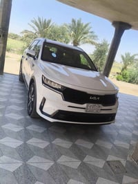 سورنتو موديل 23 مكفولة رقم بغداد ماشيه 51 سعرها 270 رقم الهاتف 0773215...