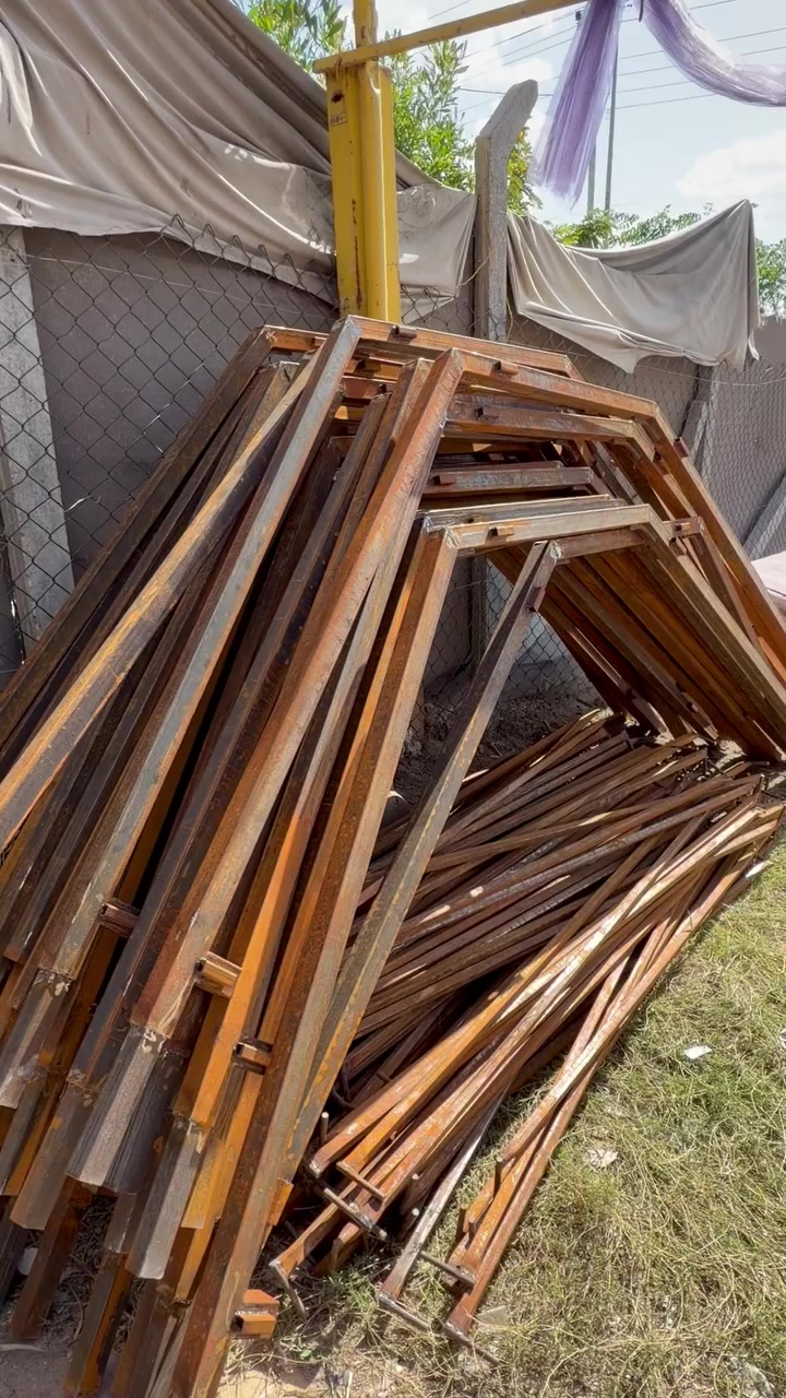 سلام عليكم اخوان #بلاش #بلاش  #اقوى #عرض #خاص #لفتره #محدوده اخير 5   #جوادر  للبيع جديد  طول الجادر الواحد 8 متر وعرضه 4 متر الجادر الواحد 5 اقواس كامل هوه وقماشه الحديد ابو الانجين العريض مليم و6 الاقواس شغلهن درجه اولى السعر 595 قفل قفل عرض خاص بيهن السعر السابق جان السعر 650 مكاني نجف ***********
