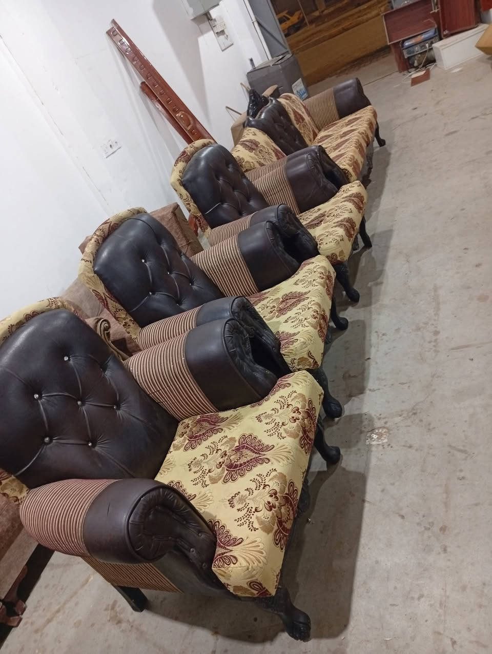 تخم كلش نضيف عشرمقاعد300للستفسار
***********
