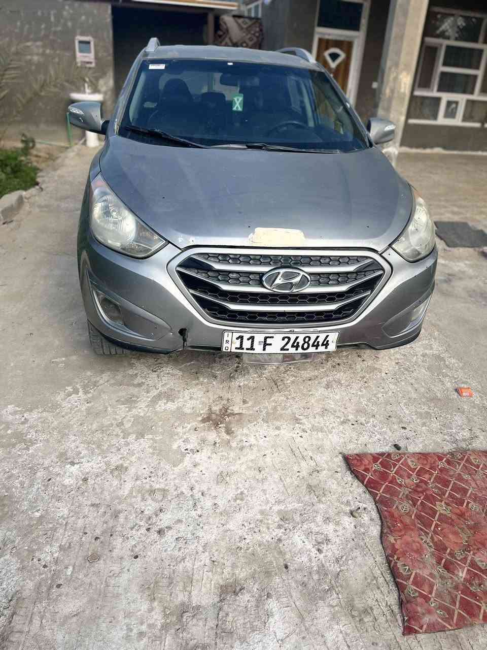 السلام عليكم توسان 2010 محدثه 2015 فقط الدعاميه  السياره مصبوغه عام وباقي التفاصيل كلها بالسونار السياره امريكي 2400 عارضها ب105 وبيها مجال بسيط  العنوان بابل المحاويل قريه البعلوان للاستفسار الاتصال على هذا  الرقم ***********
