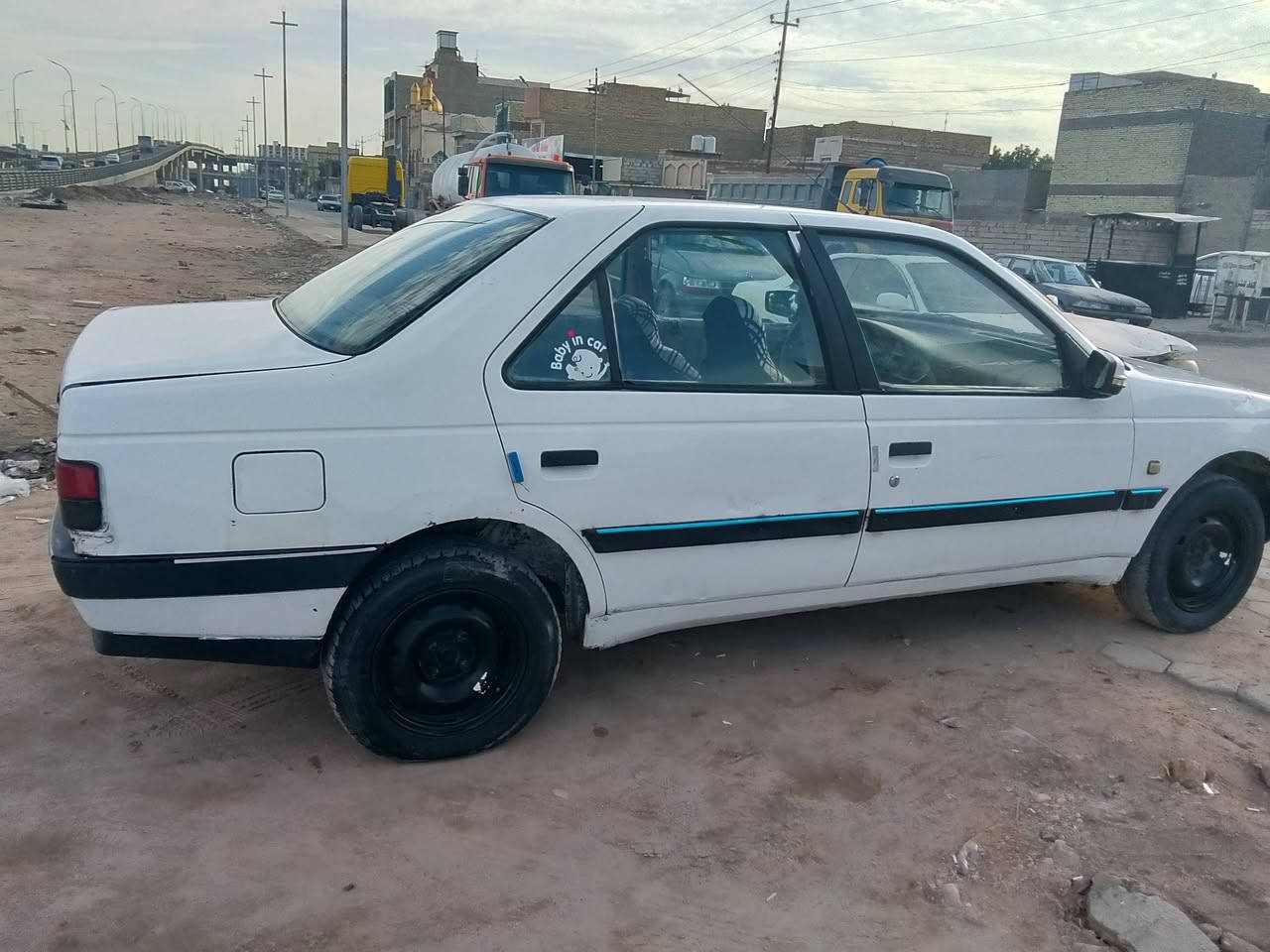 السلام عليكم سياره بيجو 405 موديل 2009 مكينه وقير وحداديه تبريد شغال سنويتها تنتهي 2028 سياره معروضه 29 وبيها مجال حق الجيه رقم بغداد ومالك نجف رقم الموبايل ***********
