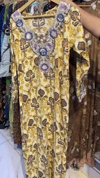 ملابس • قطعة واحدة • جديدة