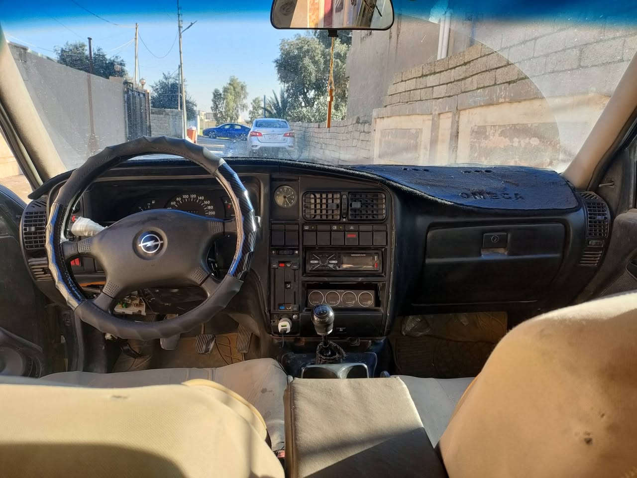 اوميكا ستيشن موديل ٩١ حجم ٢٠ كير عادي سيارة محرك وكير شرط كهربائيات شغالة رقم الماني باسمي السنوية لي نهاية ٢٩ كابون بنزين بيها.. سعر ٣٢وبيها مجال
شرط التحويل 
***********
***********
