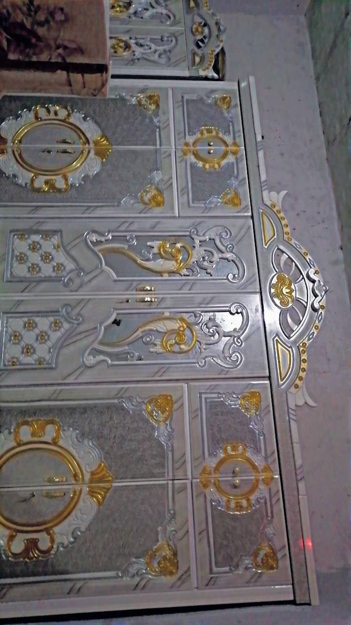 غرفه اخشاب للبيع مكان سوق الشيوخ
 7نيسان غرفه نصيفه سعر مليون او ميه او خمسين 
بيه مجال حك الجيه ***********
