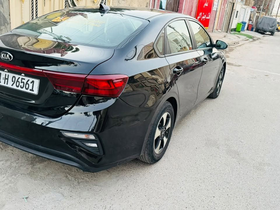 السلام عليكم كيا فورتي موديل 2019 وارد امريكي نص فول رقم بغداد حادث جاملغ وبنيد  مكينه 2000دوش كيرcvt بسمي 
 مكينه وكير خير من الله عليها صدر كامل جديد منظومه تبريد كامله سعرها 112 وبيها مجال بسيط
العنوان حي اور 
***********
