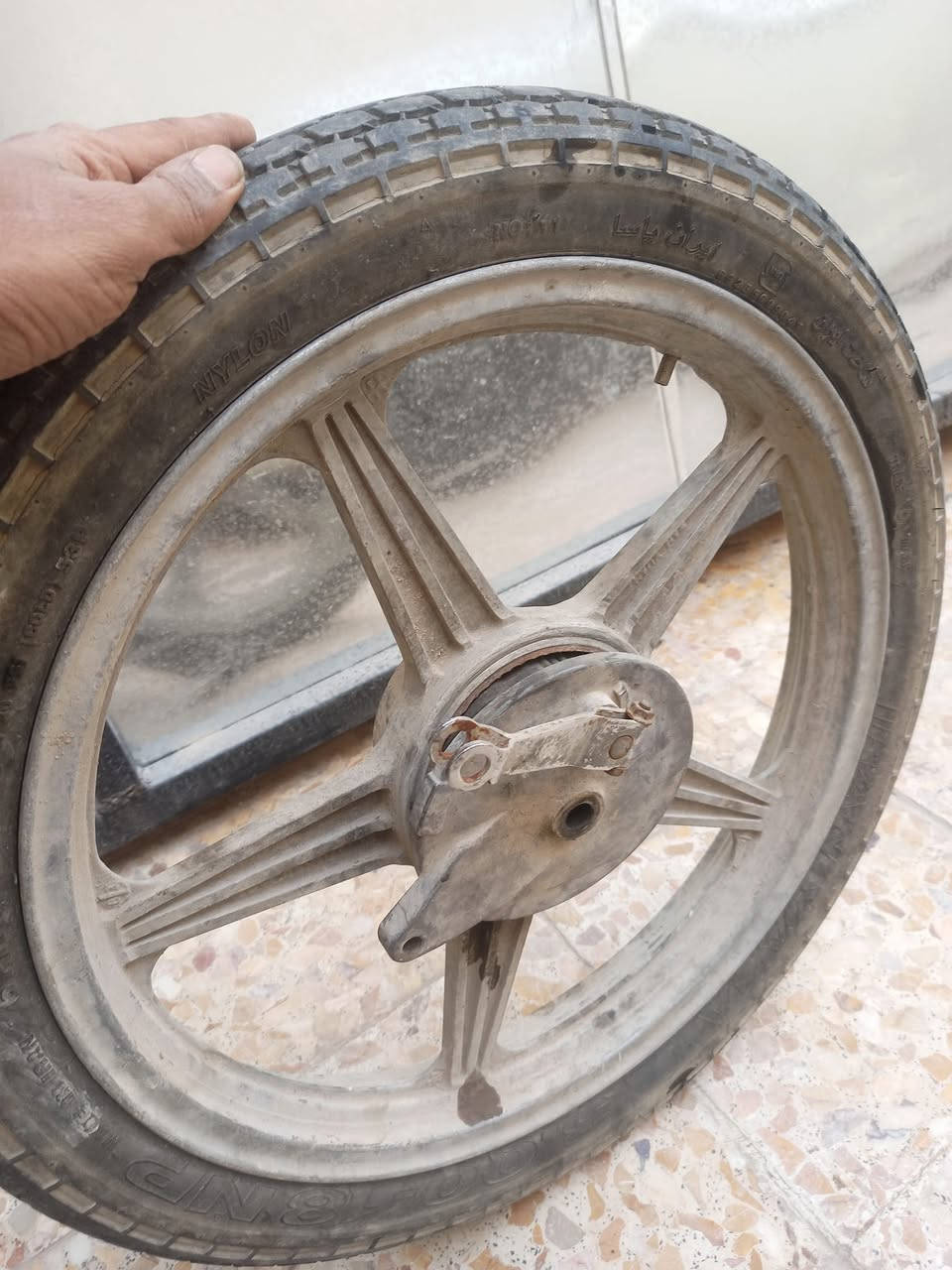 سلام عليكم ويل خلفي مال بارت كامل بس التاير تعبان عنوان الزبير نهايته ١٠الاف الشراي  يراسلني ***********
