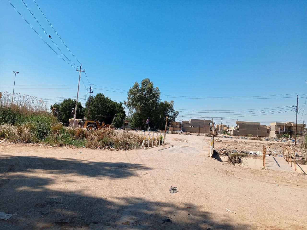 📢عرصه 200 متر 🏡في. المجمع السكني المقابيل السيطره 
بالعبود مقابيل جسر حي اور🌉
ع شارعين متوفر كافه الخدمات 
من ماء و كهرباء ومجاري
بسعر 💸11💸 وبيه مجال...مستعجل ع بيعها 
للاتصال ع الرقم  ***********
او المراسله
