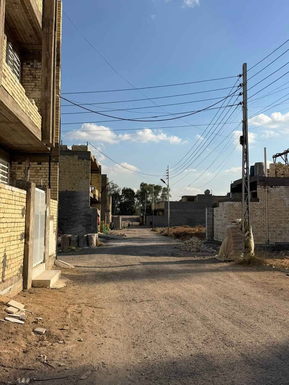 قطع اراضي للبيع سند 25 زراعي باسمي
الموقع داخل بغداد الكمالية بستان علي كمال  مجاور مدرسة البستان الاهلية /او المعوقين قرب المنتزه فرع مولده مالك
الاسعار بيهم مجال
84 مترب 26 مليون وبيها مجال
100 متر ب 33مليون بيها مجال
150 متر ب 49ونص مليون بيها مجال
200 متر ب 66مليون بيها مجال
الاسعار بيهم مجال
متوفر فيها جميع الخدمات ( ماء كهرباء مجاري تبليط )
للتواصل ***********
