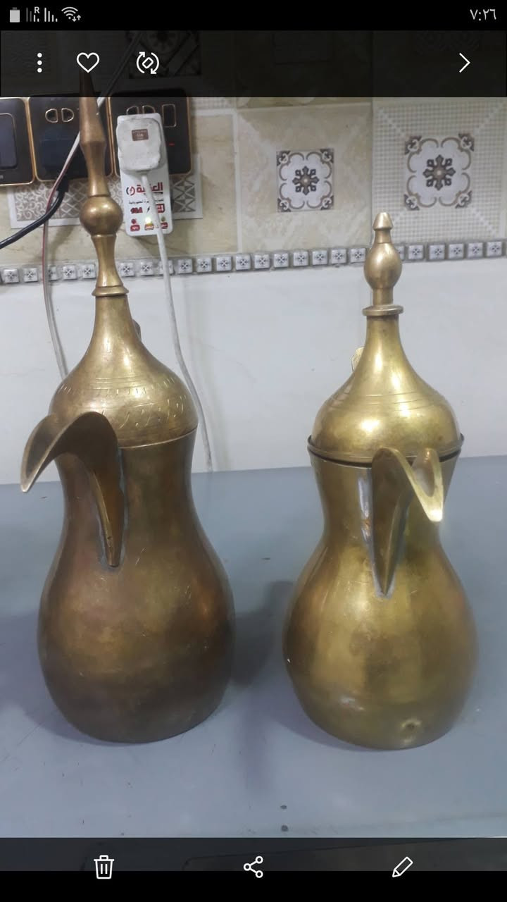 عندي هاون للبيع ٥ونص كيلو  
 الارتفاع ١٨ونص سم  واليده ٢٧سم
 مع دلات عدد ٢ 
 لمن يود الشراء الاتصال ع هذا الرقم ***********
