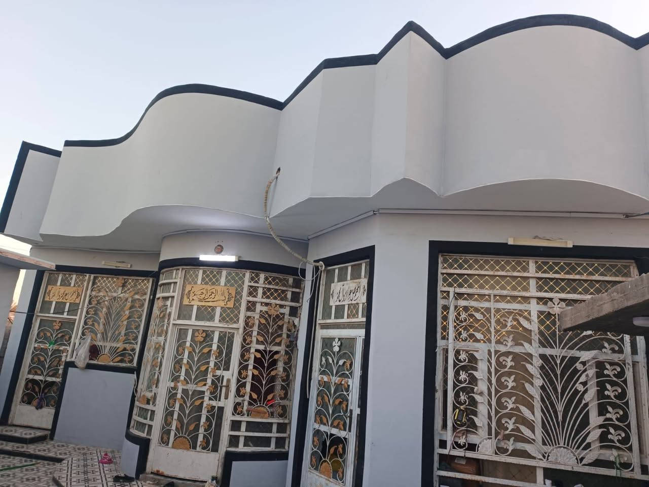 سلام عليكم سبب الوعود الكاذبه اعيد النشر بيت المساحه 275 طابوق صب كونكريت الصطح شتايكر البيت كامل من كلشي ابيعه مع الئثاث بي جميع الخدمات ماء كهرباء تبليط مدرسه بتدائيه +متوسطه تبعد 100 متر المكان القاسم العكيلات قرب مدرسه وادي الخصيب الاستفسار يرجي الاتصال على الرقم ***********او ***********
