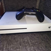 اكس بوكس ون اس • ٥٠٠جيجا • ملحقات كاملة