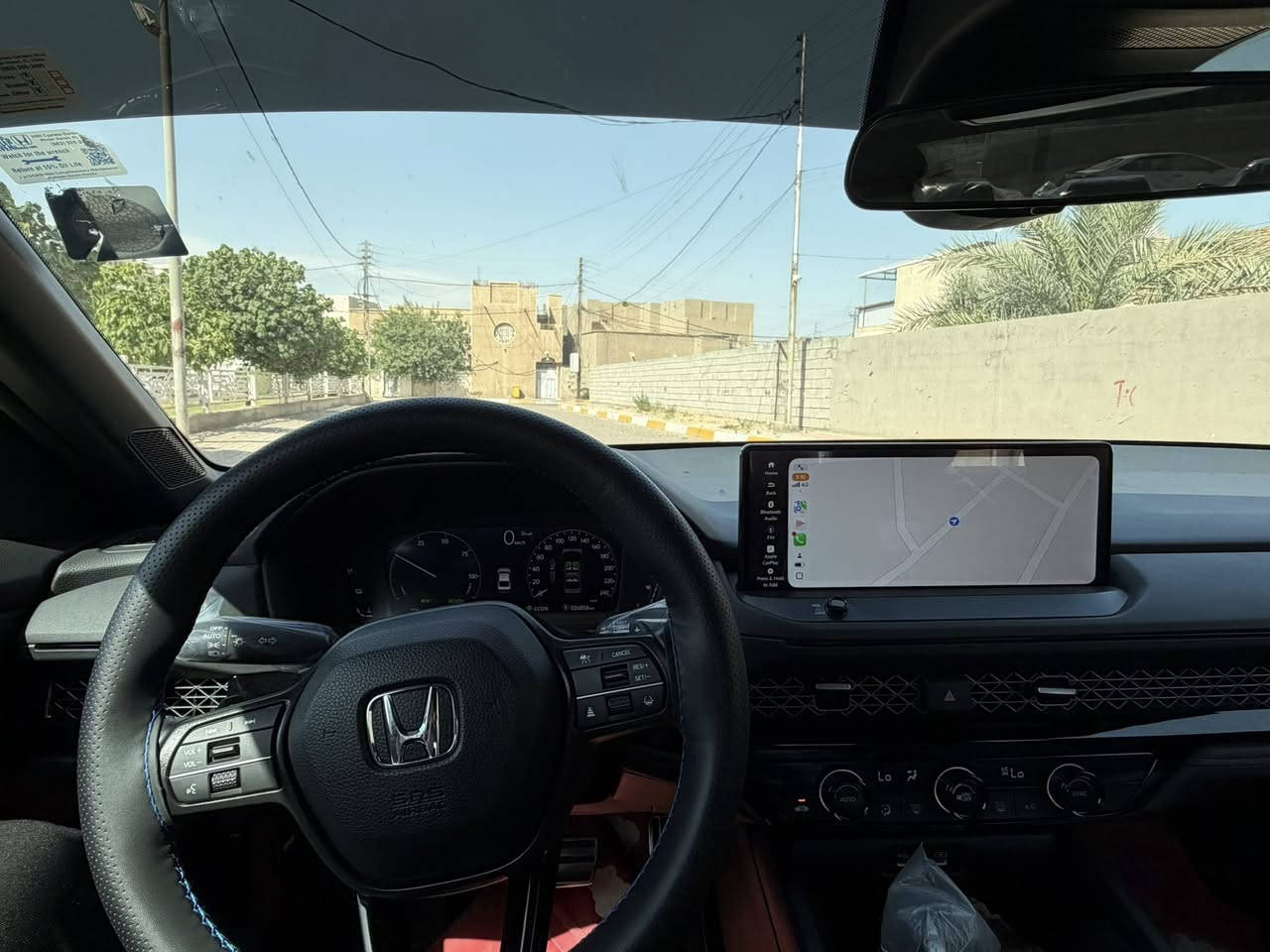 السلام عليكم هوندا اكورد 2024 سبورتL
بصمة 

سيارة نظيفة وحادث خفيف جداً
وسياره مغلفه ppf ضمان عشر سنوات 

📌 المواصفات:

* محرك هايبرد اقتصادي (بنزين + كهرباء)

* شاشة كبيرة 

* Apple CarPlay + Android Auto

* بصمة تشغيل + دخول ذكي

* مقاعد جلد كهرباء

* كاميرات دواره

* مثبت سرعة + أنظمة أمان كاملة

📊 التفاصيل:

* الموديل: 2024

* اللون: ازرق 

* الممشى: 26km

* الحالة: ممتازة / فحص كامل

السيارة حادثه دعاميه خلفيه فقط 
 
* 

📍 الموقع:  بغداد / الرمادي

📞 :***********
