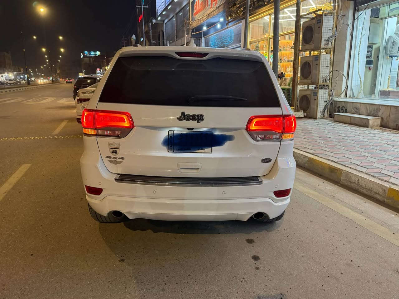 السلام عليكم  للبيع  او المراوس
جيب جراند شيروكي اوفر لاند فول  2019 (خليجي)
مكفوله كفاله عامه  ماشيه86
المكان النجف الاشرف
رقمي***********
 
#المواصفات :
1. رادار . 
2. نظام وقوف السيارة الذكي. (AUTO PARK)
3. تحذير الخروج عن المسار .  
4. نقطة عمياء .
5. دفع رباعي 4x4 . 
6. فرش المقاعد من الجلد . 
7. صفي المقاعد الأمامية كهربائية .
8. ذاكرة لحفظ وضعيات الجلوس . 
9. صفي المقاعد الأمامية مع تدفئة . 
10. صف المقاعد الخلفية مع تدفئة . 
11. ويل قياس 20 انج .
12. مقود السائق كهربائي . 
13. تدفئة ستيرن . 
14. سقف بانوراما .
15. شاشه كبيرة 8.4 انج .
16. نظام الملاحة (GPS) . 
17. نظام خاص للطرق الوعرة . 
18. مصابيح امامية زنون . 
19. المصابيح الأمامية مع LED لايت . 
20. كشافات ضباب بروجكتر زنون . 
21. تشغيل عن بعد .
22. صندوق كهربائي .
23. حساسات أمامية . 
24. حساسات خلفية .
25. كاميرا خلفية .
26. بخاخ ماء لتنظيف المصابيح الامامية .
27. مرايا متحسسه للضوء العالي . 
28. مرايا جانبية قابلة للطي . 
29. بلوتوث تلفون . 
30. محدد سرعة . 
31. نظام تشغيل واطفاء اوتماتيكي للمحرك للتوفير من صرف الوقود . ( Auto Start System ) .
32. نظام بريك اوتماتيكي ( Auto Break System ) .
33.نظام الجوبلس تصعد وتنزل جكات فول 
-------------------- النجف, العراق
