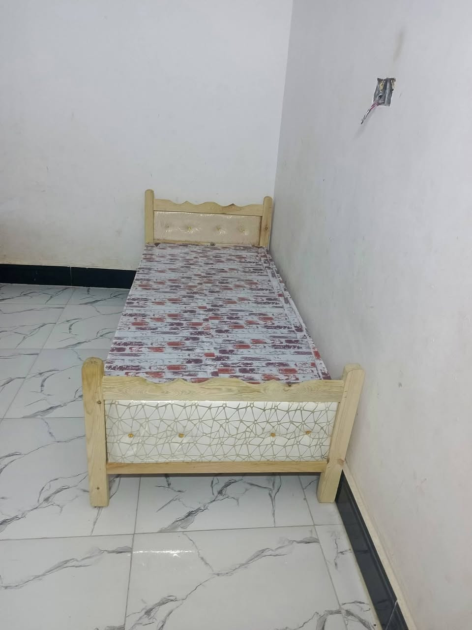 جرباية خشب نفر واحد جديدة شرط للبيع ب 65وبيها مجال


**إذا كنت صاحب هذا الإعلان وتريد حذفه لأي سبب، رجاءا أرسل رسالة إلى الدعم الفني**