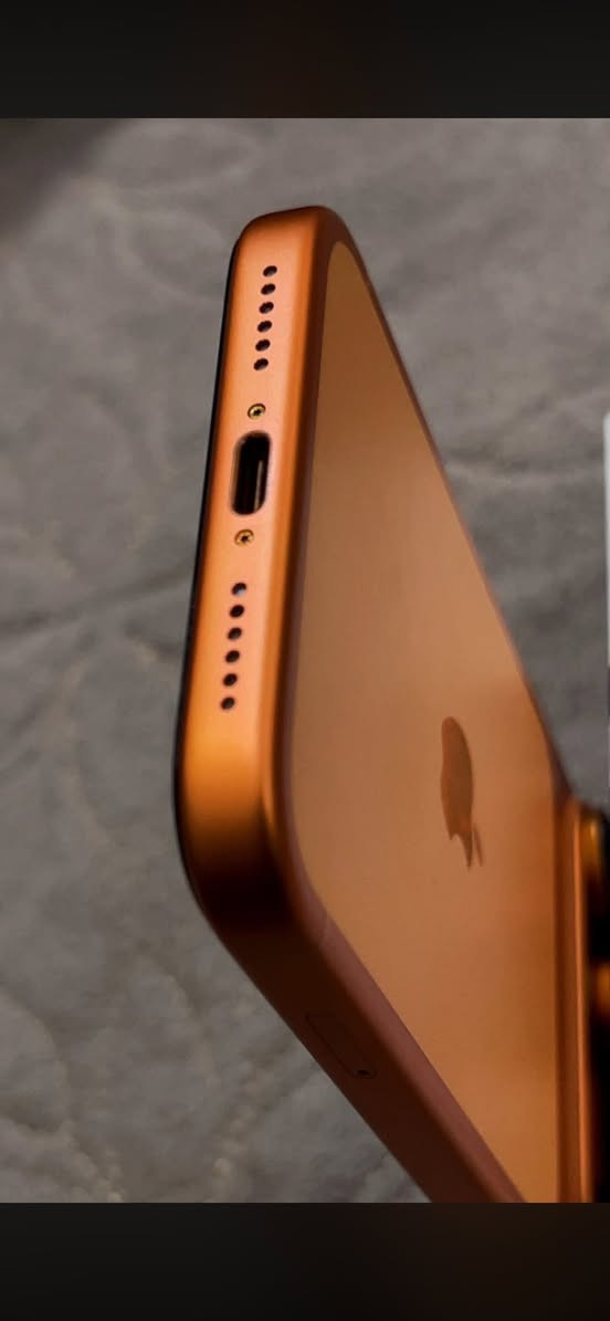 17 برو ماكس بطارية 100 مشحون 42 ممفتوح جديد السعر 2100 بي مجال رقم ***********
